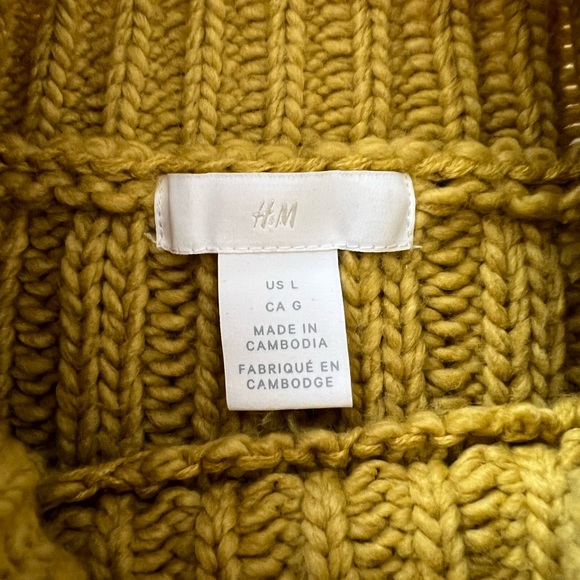 H&M - Rib-knit Turtleneck Sweater - Picture 2 of 7